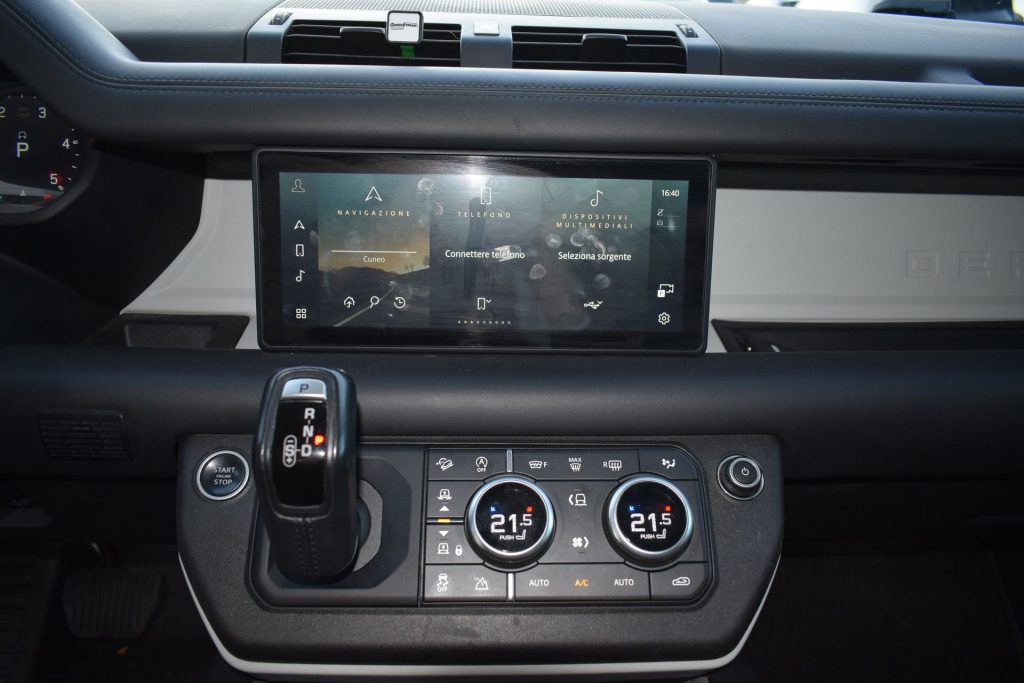 LAND ROVER Defender Defender 110 2.0 SD4 240CV AWD Auto HSE - 11