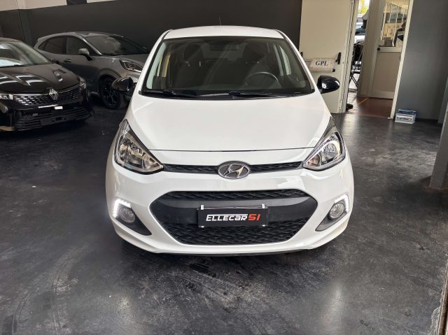 HYUNDAI i10 Argento pastello