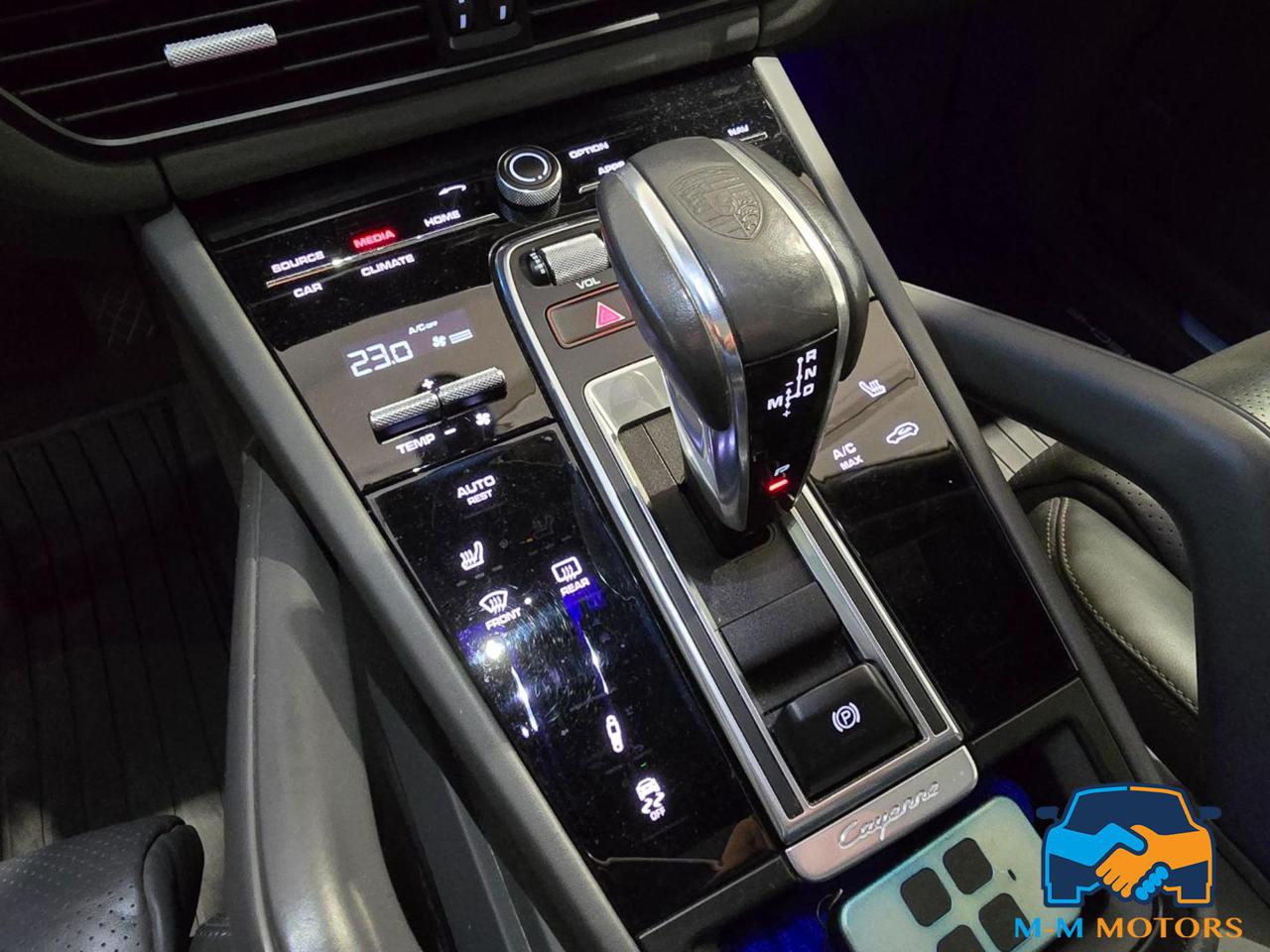 PORSCHE Cayenne Coupé 3.0 V6 - 13