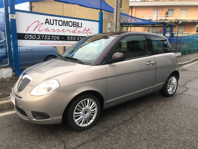 LANCIA Ypsilon ARGENTO/BORDEAU metallizzato