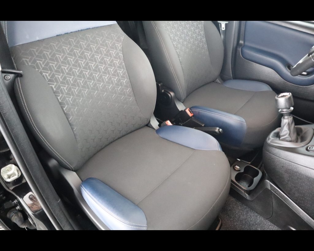 FIAT Panda 1.0 firefly hybrid City Cross s&s 70cv 5p.ti - 17