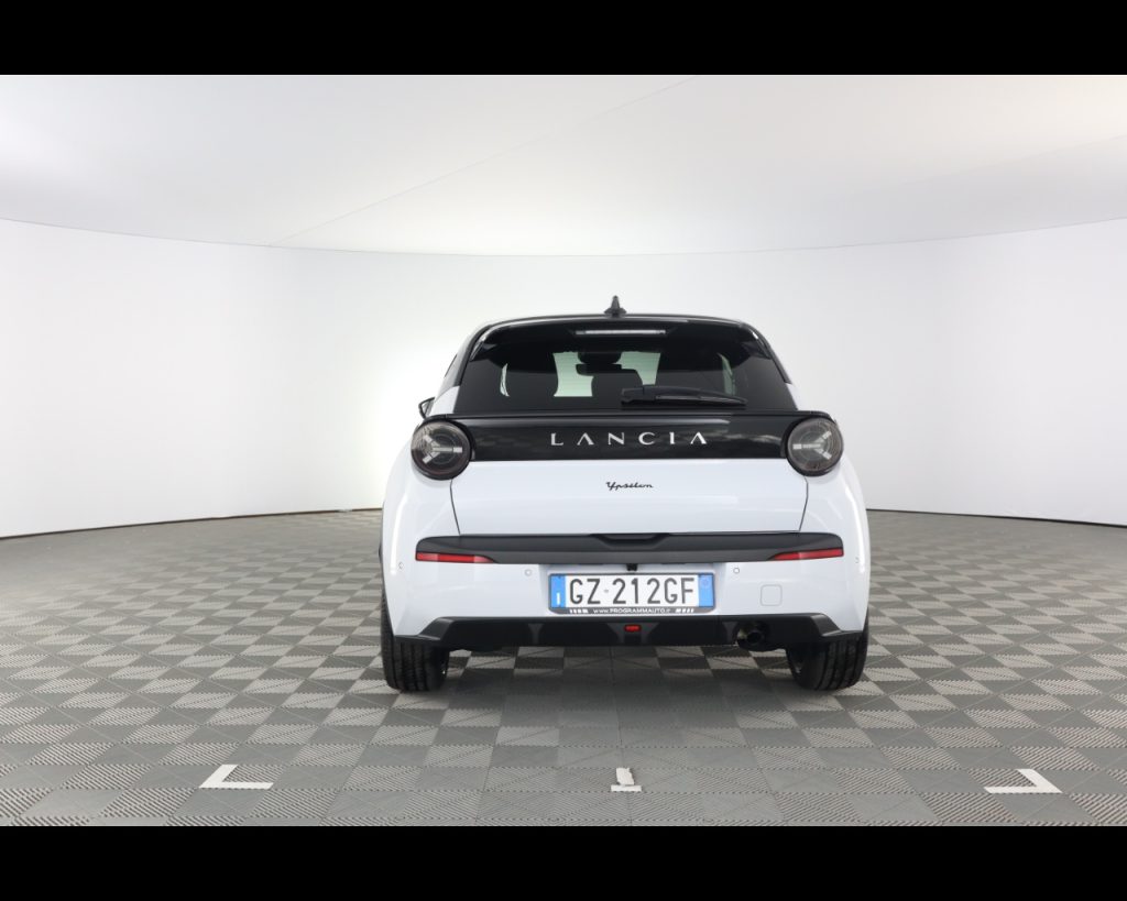 LANCIA Ypsilon 1.2 mhev HF Line 110cv e-dct - 9