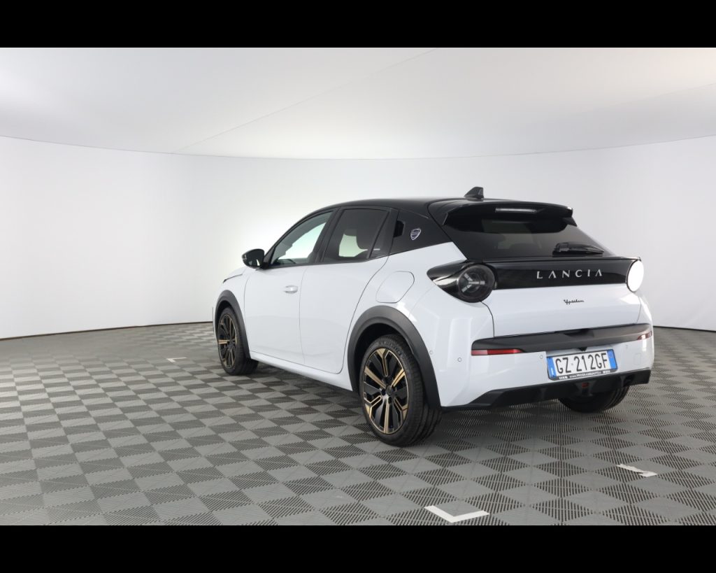 LANCIA Ypsilon 1.2 mhev HF Line 110cv e-dct - 10