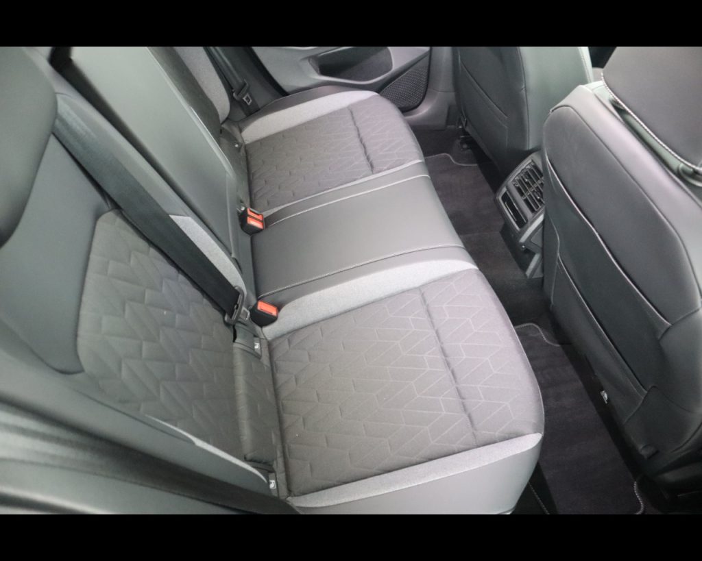 VOLKSWAGEN Golf 2.0 tdi Life 150cv dsg - 18