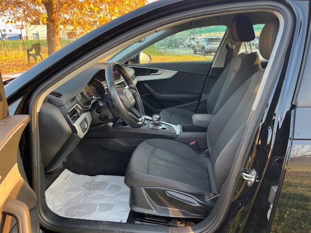 AUDI A4 Avant 35 TDI S tronic Business - 9