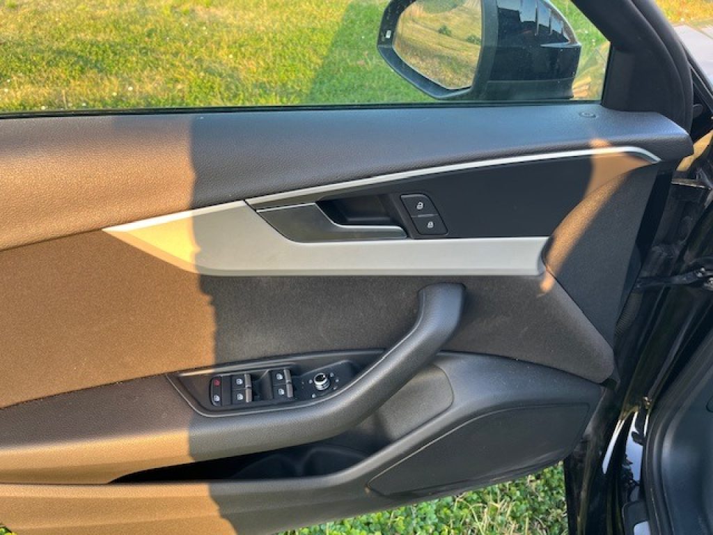 AUDI A4 Avant 35 TDI S tronic Business - 12