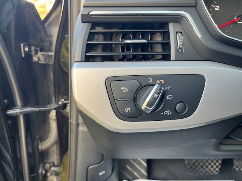 AUDI A4 Avant 35 TDI S tronic Business - 13