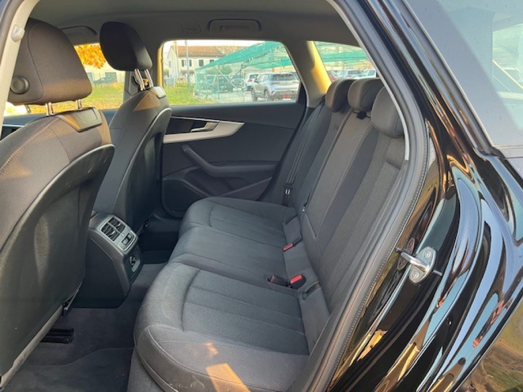 AUDI A4 Avant 35 TDI S tronic Business - 23
