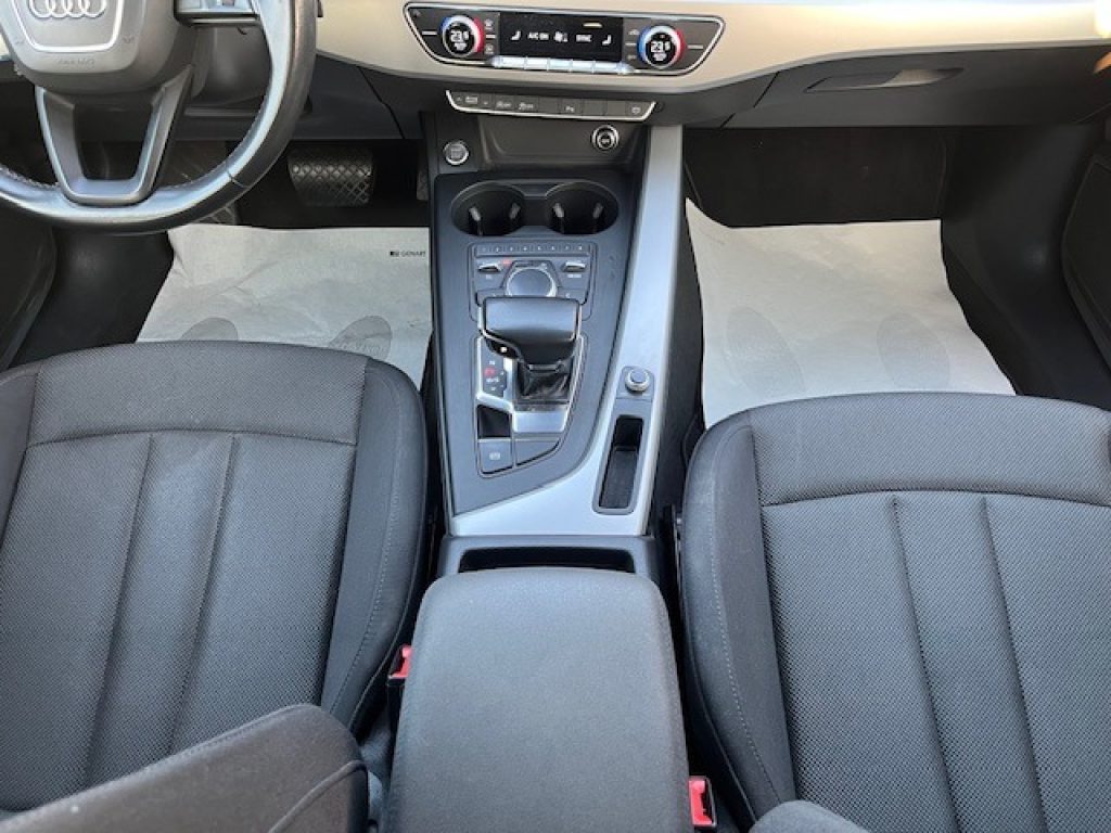 AUDI A4 Avant 35 TDI S tronic Business - 29