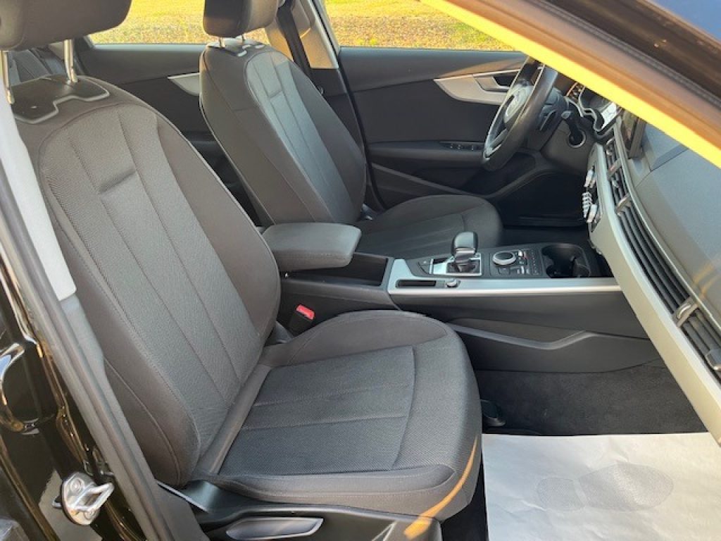 AUDI A4 Avant 35 TDI S tronic Business - 31