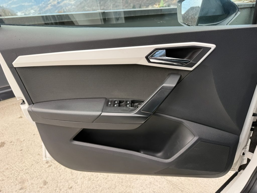 SEAT Arona 1.0 TSI XCELLENCE Full LED Camera ACC ParkAssist - 18