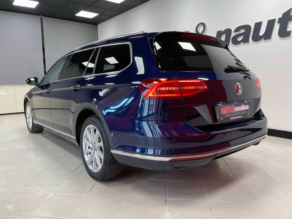VOLKSWAGEN Passat Variant 2.0 TDI DSG Executive BlueMotion Tech. - 9