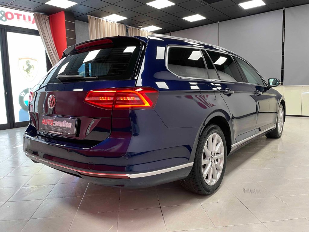 VOLKSWAGEN Passat Variant 2.0 TDI DSG Executive BlueMotion Tech. - 11