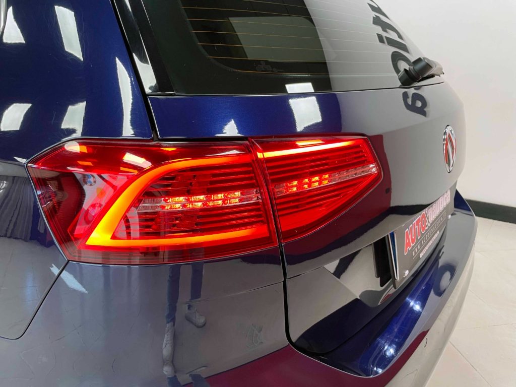 VOLKSWAGEN Passat Variant 2.0 TDI DSG Executive BlueMotion Tech. - 13