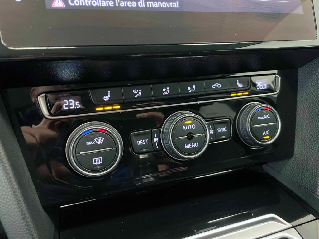 VOLKSWAGEN Passat Variant 2.0 TDI DSG Executive BlueMotion Tech. - 27