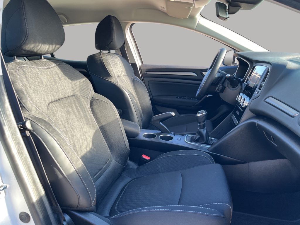 RENAULT Megane 1.5dCi 115CV AUTOCARRO N1 - 9