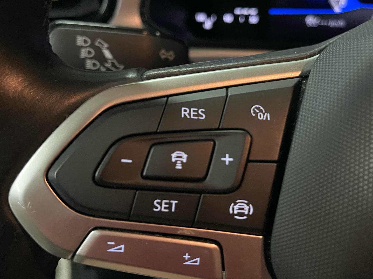 VOLKSWAGEN T-Roc 1.0 TSI Life - 27