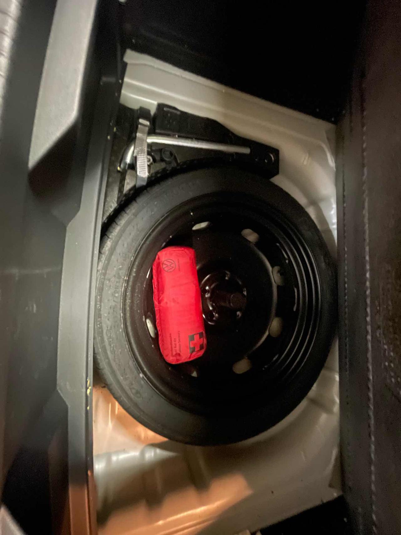 VOLKSWAGEN T-Roc 1.0 TSI Life - 23