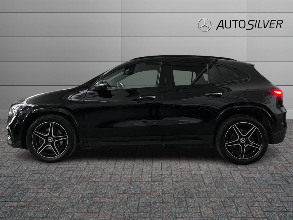 MERCEDES-BENZ GLA 200 d Automatic 4Matic AMG Line ADVANCED PLUS - 6