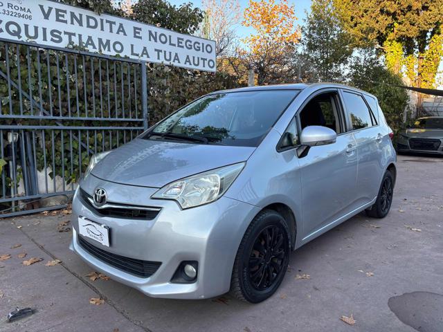 TOYOTA Verso-S Argento pastello