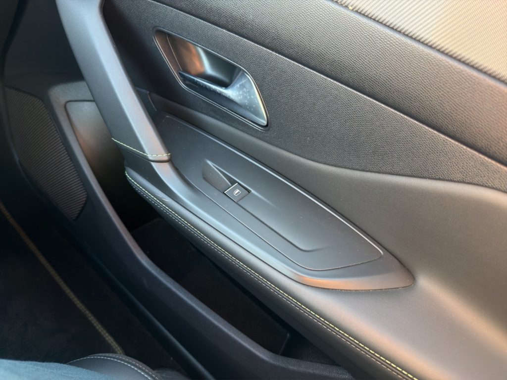 PEUGEOT 308 BlueHDi 130 S&S EAT8 GT - 17