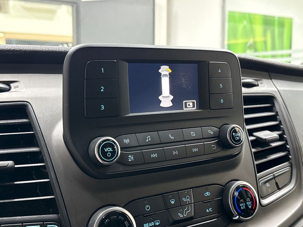 FORD Transit Custom 320 2.0 EcoBlue 130 PC Combi Trend - 18