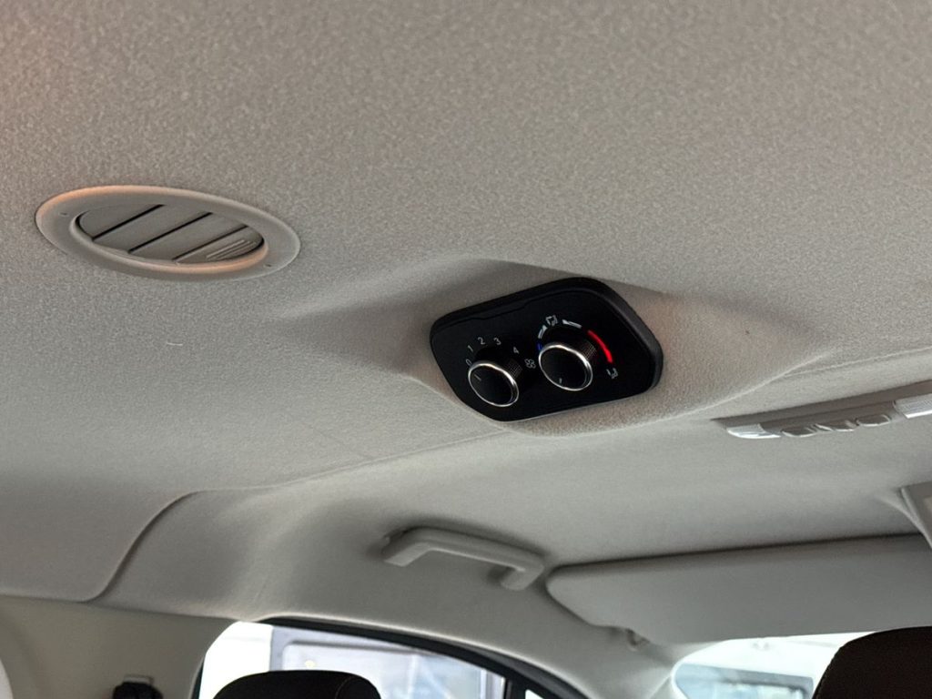 FORD Transit Custom 320 2.0 EcoBlue 130 PC Combi Trend - 20