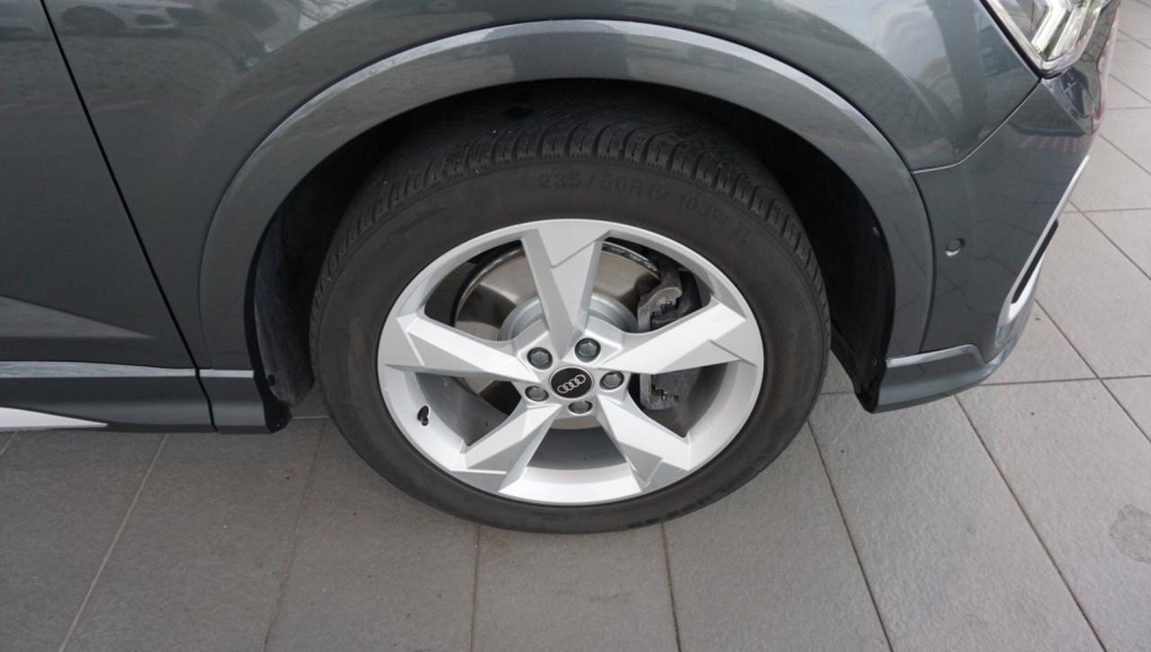 AUDI Q3 SPB 45 TFSI e S tronic S line edition - 11