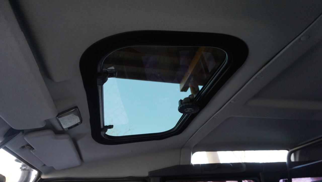 LAND ROVER Defender 110 2.5 Td5 cat S.W. S - 21