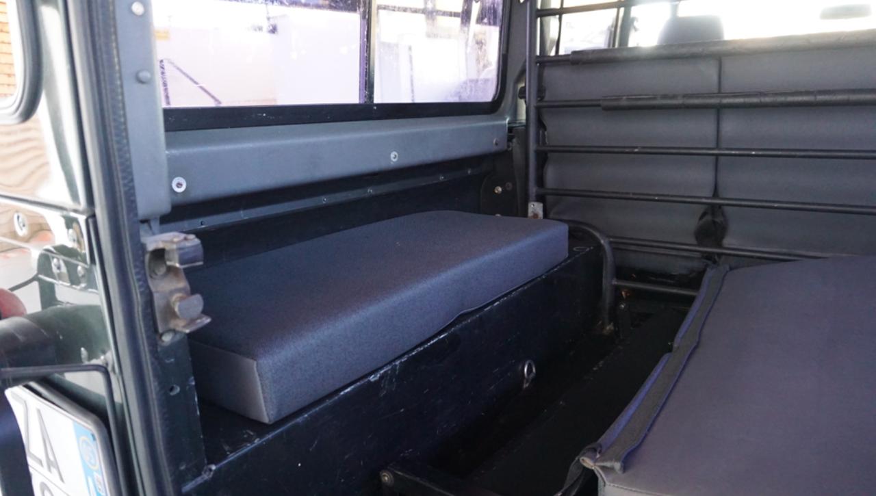 LAND ROVER Defender 110 2.5 Td5 cat S.W. S - 30