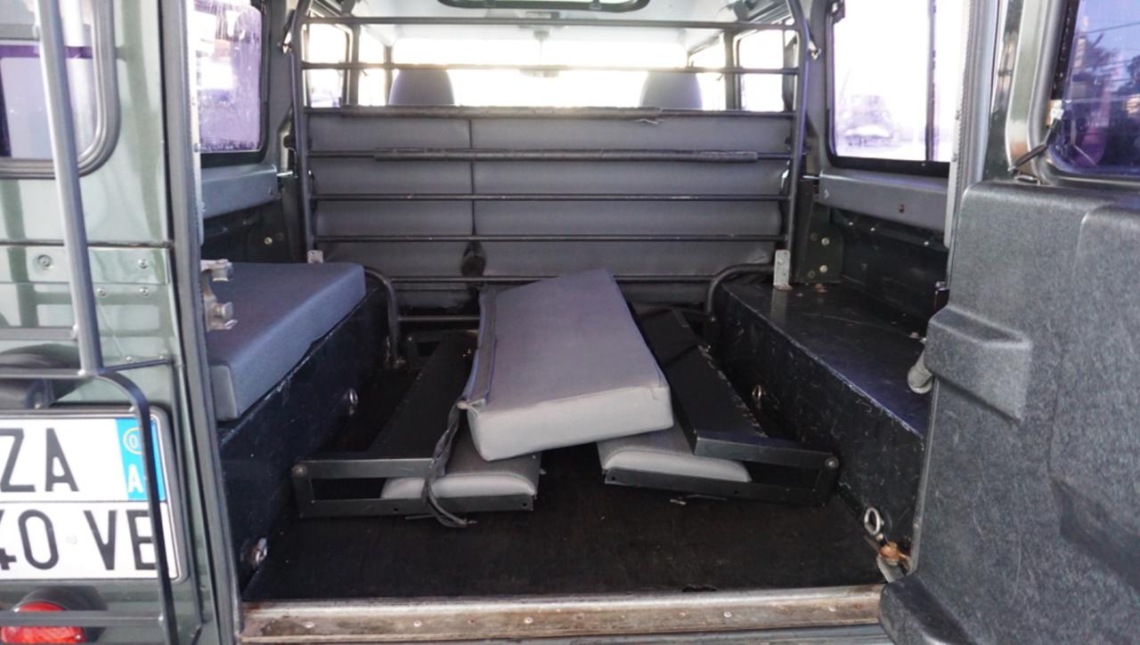 LAND ROVER Defender 110 2.5 Td5 cat S.W. S - 28