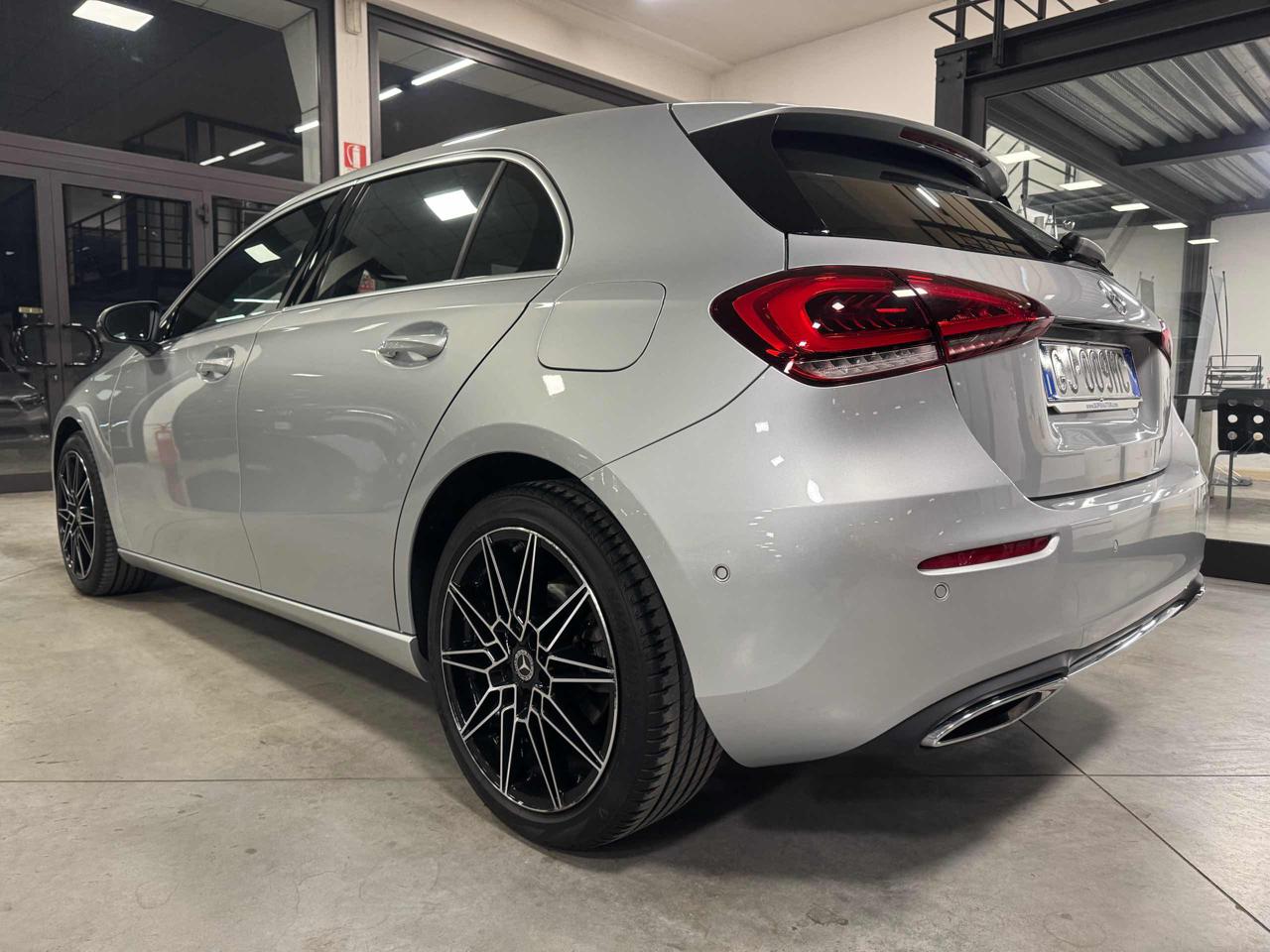 MERCEDES-BENZ A 200 d Sport - 5