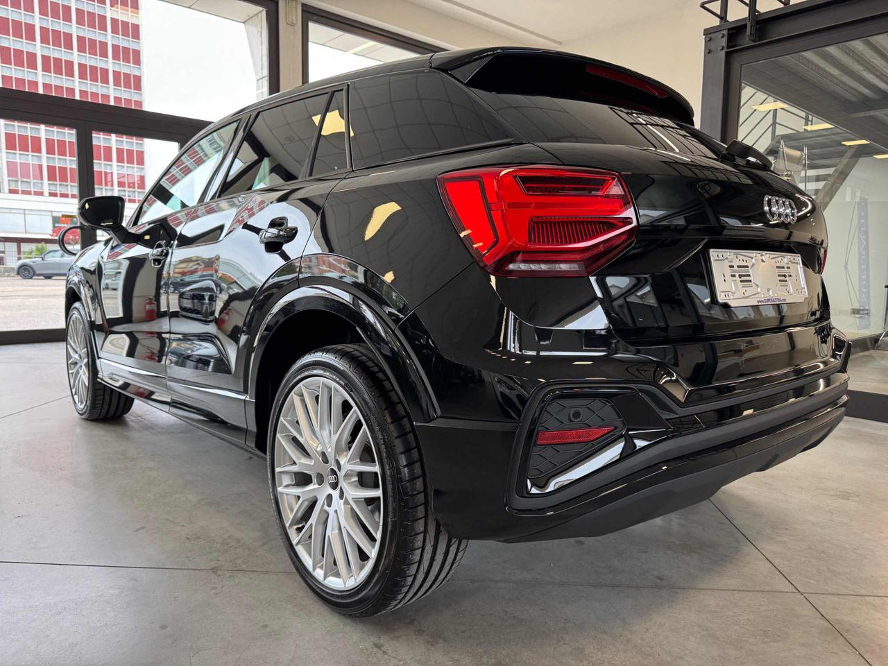AUDI Q2 30 TFSI S line Interiors Cerchi 19 - 4