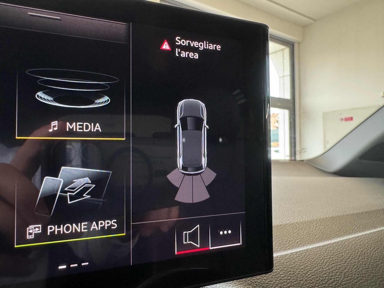 AUDI Q2 30 TFSI S line Interiors Cerchi 19 - 24