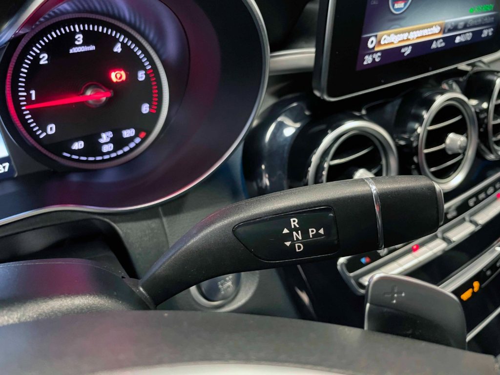 MERCEDES-BENZ GLC 250 D PREMIUM 4MATIC AUTO - 25