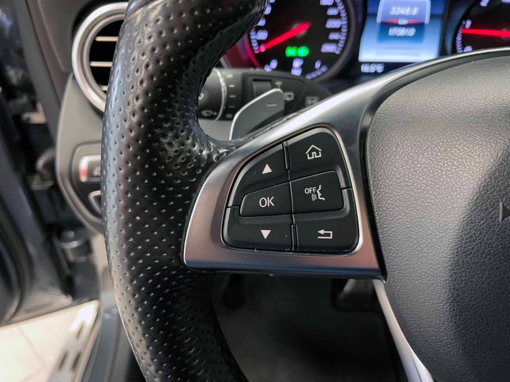 MERCEDES-BENZ GLC 250 D PREMIUM 4MATIC AUTO - 45