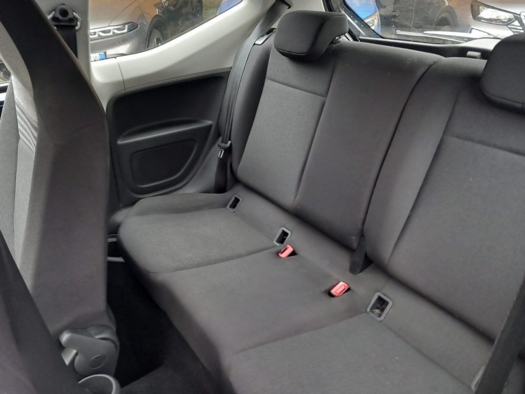 VOLKSWAGEN up! 1.0 3p. EVO beats up! BlueMotion Technology - 14