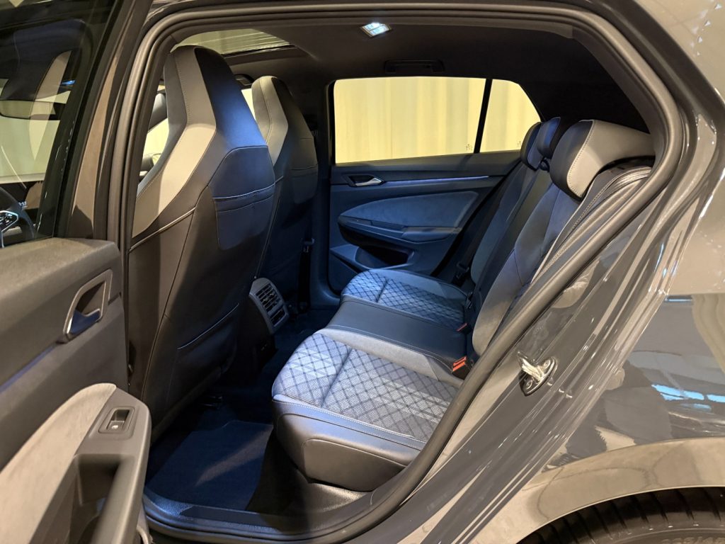 VOLKSWAGEN Golf 1.5 TSI R-Line Matrix Navi ACC Pano DAB+ - 6