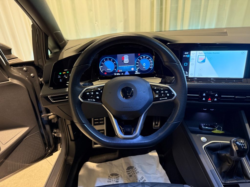 VOLKSWAGEN Golf 1.5 TSI R-Line Matrix Navi ACC Pano DAB+ - 8