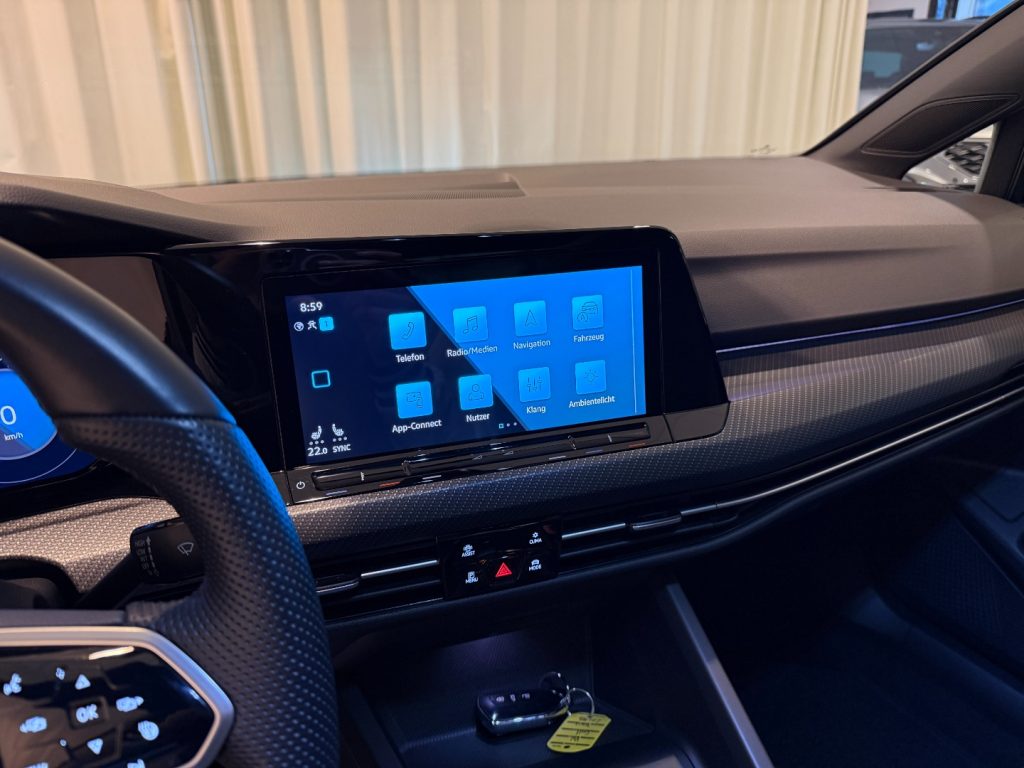 VOLKSWAGEN Golf 1.5 TSI R-Line Matrix Navi ACC Pano DAB+ - 13