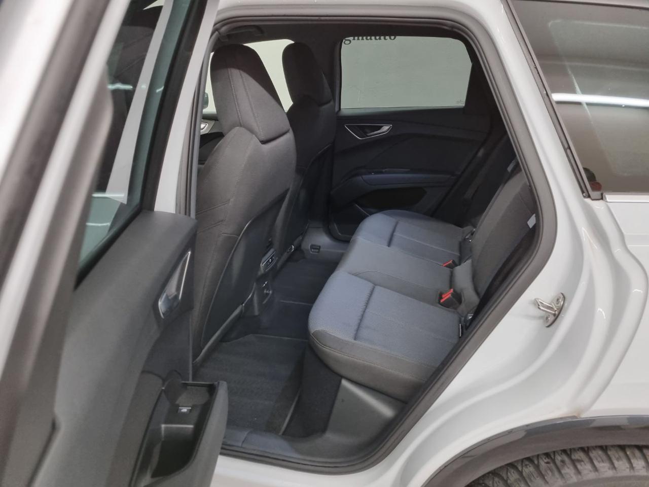 AUDI Q4 e-tron Q4 SPB 50 e-tron quattro S line edition 300 CV - 10