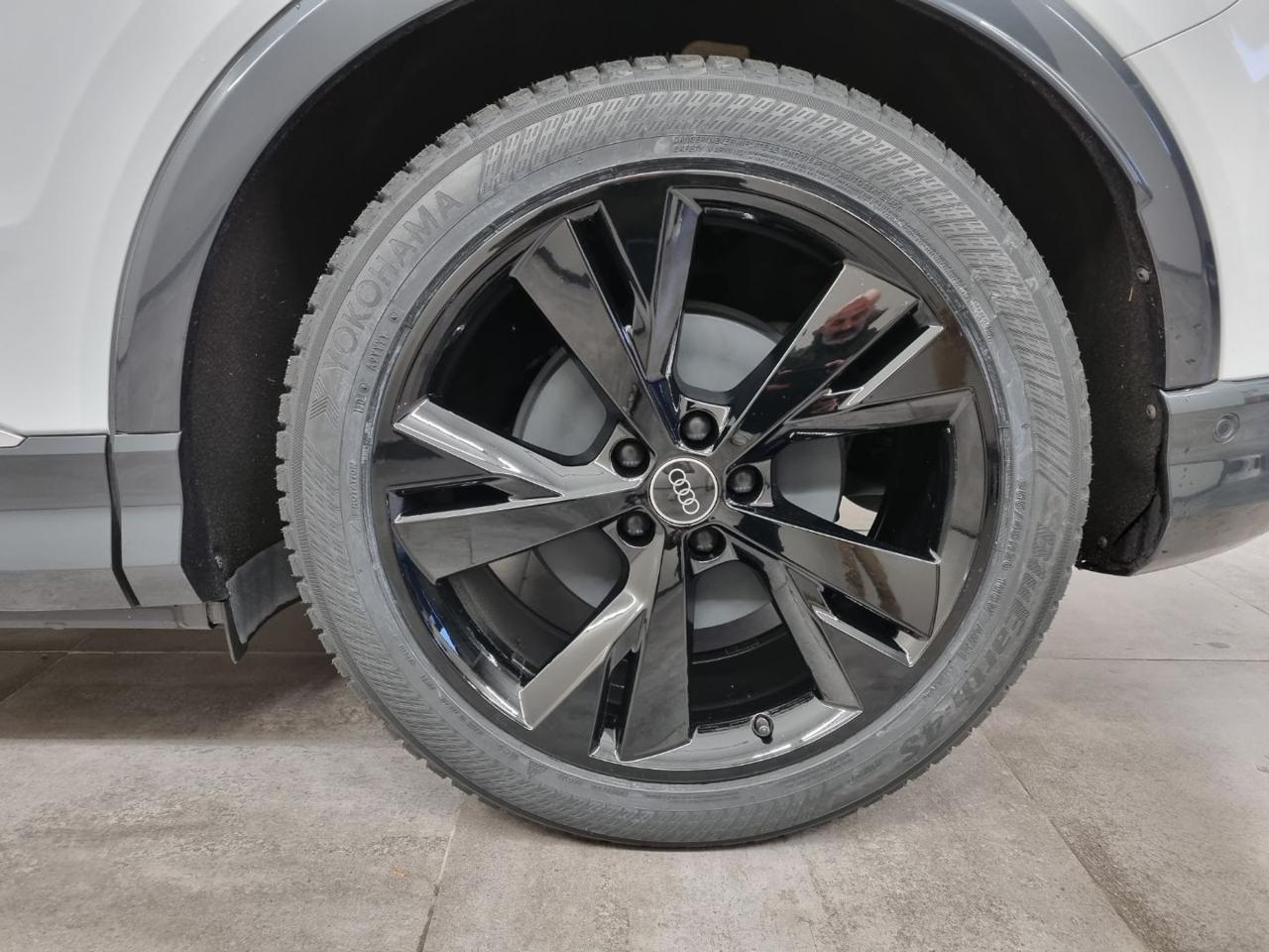 AUDI Q4 e-tron Q4 SPB 50 e-tron quattro S line edition 300 CV - 12