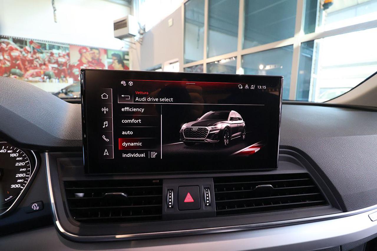 AUDI Q5 40 TDI Quattro S-Tronic Business - 27