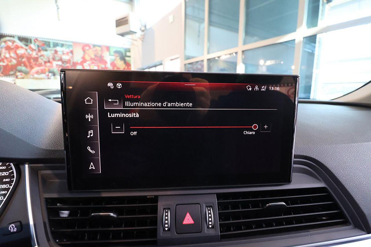 AUDI Q5 40 TDI Quattro S-Tronic Business - 28