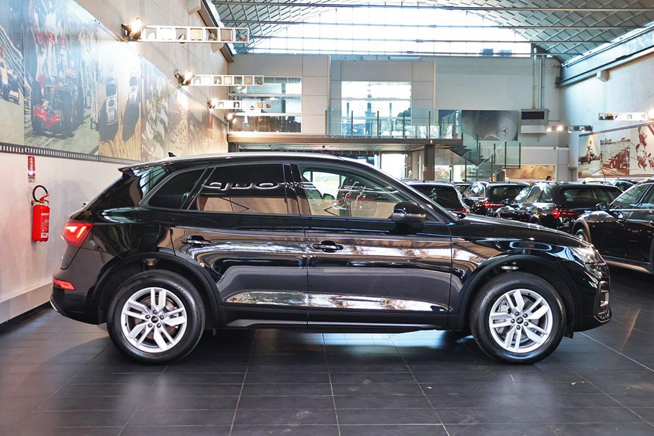 AUDI Q5 40 TDI Quattro S-Tronic Business - 2