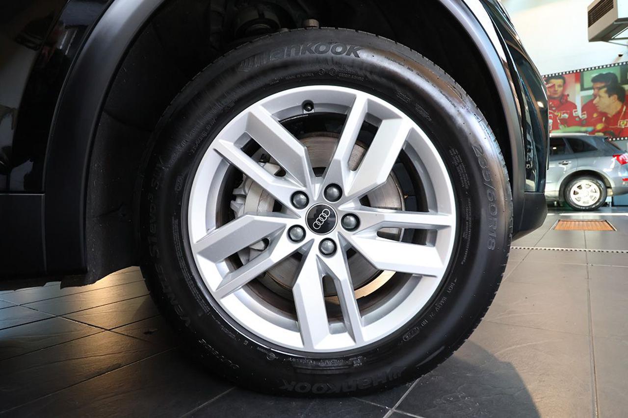 AUDI Q5 40 TDI Quattro S-Tronic Business - 6