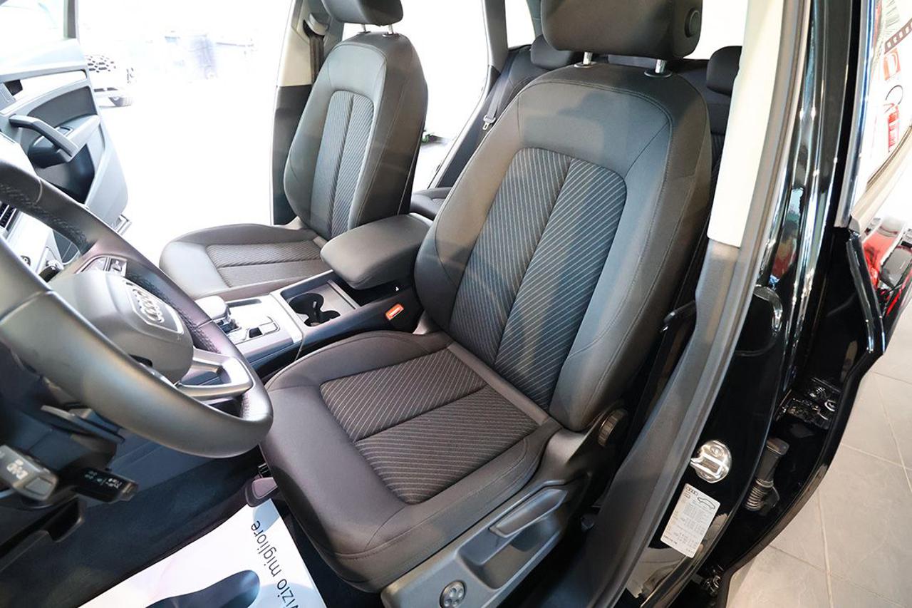 AUDI Q5 40 TDI Quattro S-Tronic Business - 18