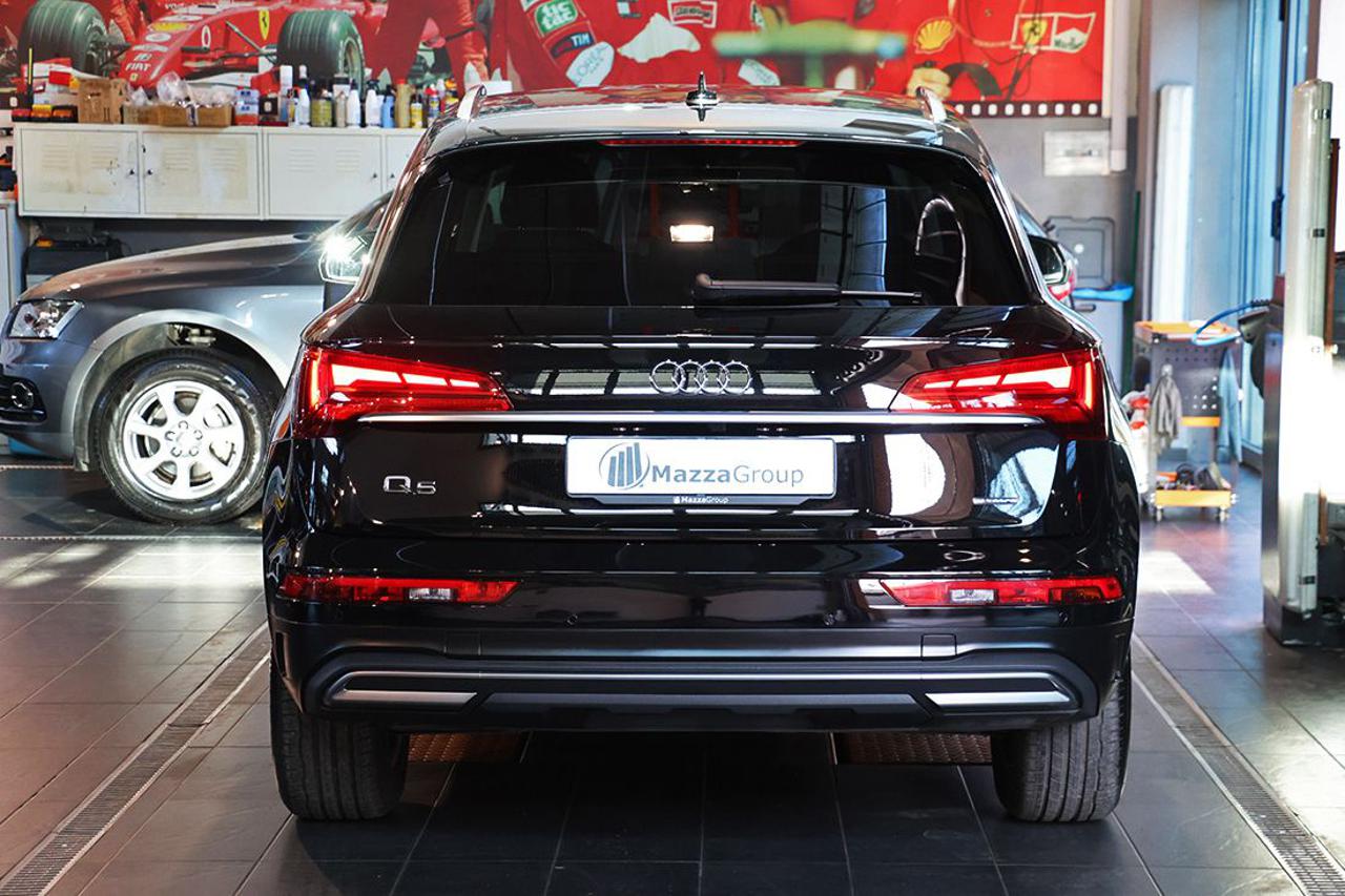 AUDI Q5 40 TDI Quattro S-Tronic Business - 4