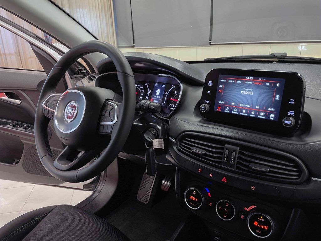 FIAT Tipo 5P 1.3 MJT LOUNGE S - 43