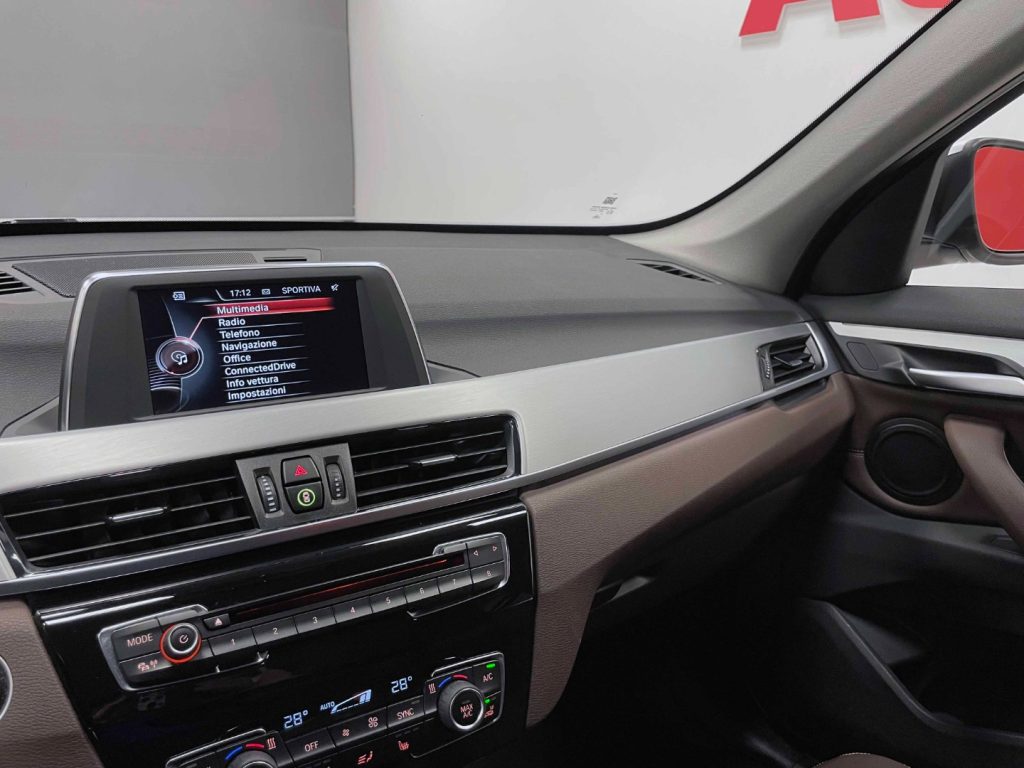 BMW X1 SDRIVE 18I SPORT LINE AUTO - 20